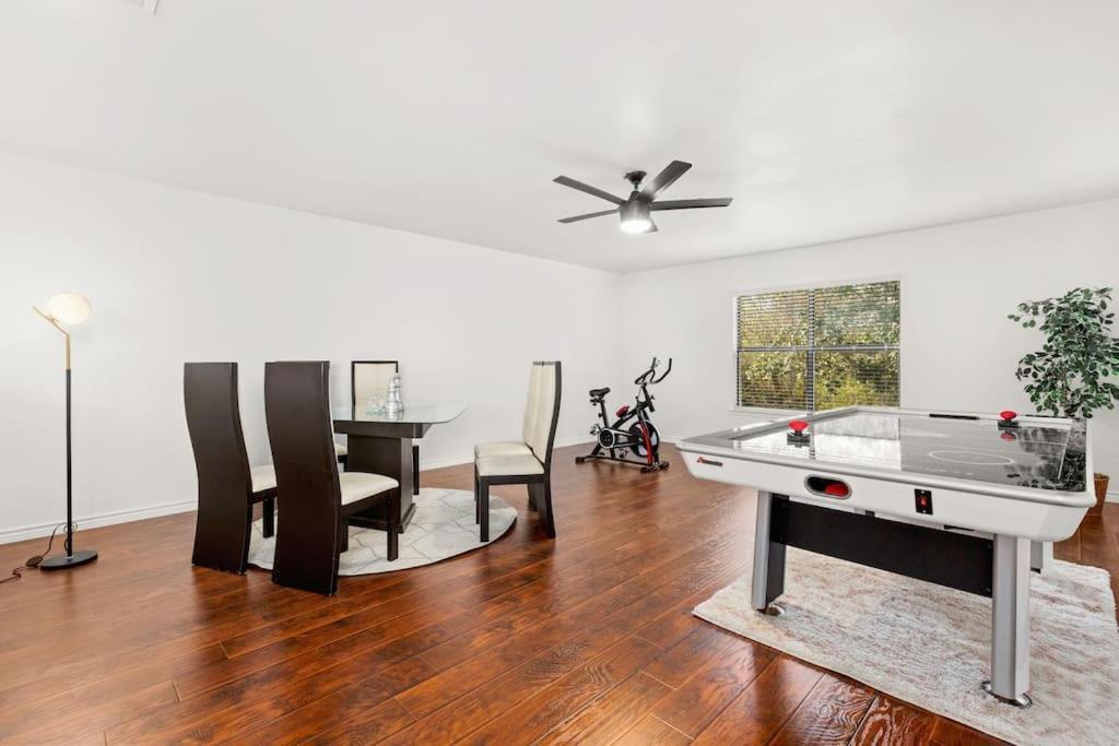 5 Bedrooms With Chefs Kitchen 2 Masters Room And Game Lounge San Antonio Eksteriør bilde